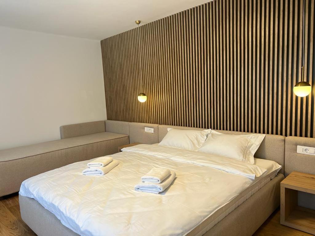 Square View Apartment คลูจ-นาโปกา ภายนอก รูปภาพ